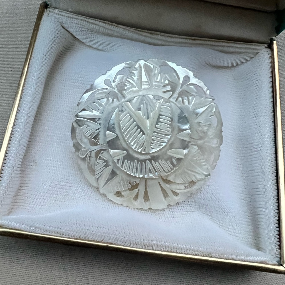 Elegant Mother of Pearl Carved Vintage Brooch.